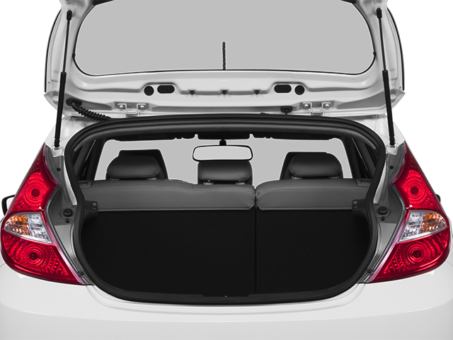 2013 Hyundai Accent 5-Door SE