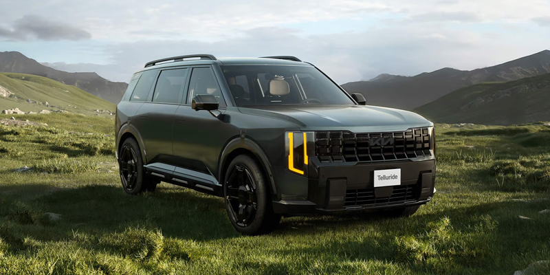 2027 Kia Telluride luxury SUV in dark green exterior