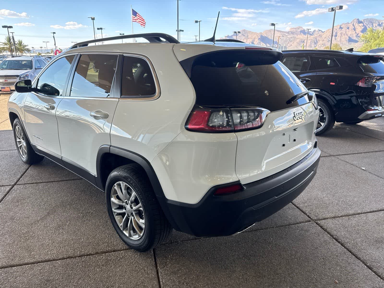2022 Jeep Cherokee Latitude Lux