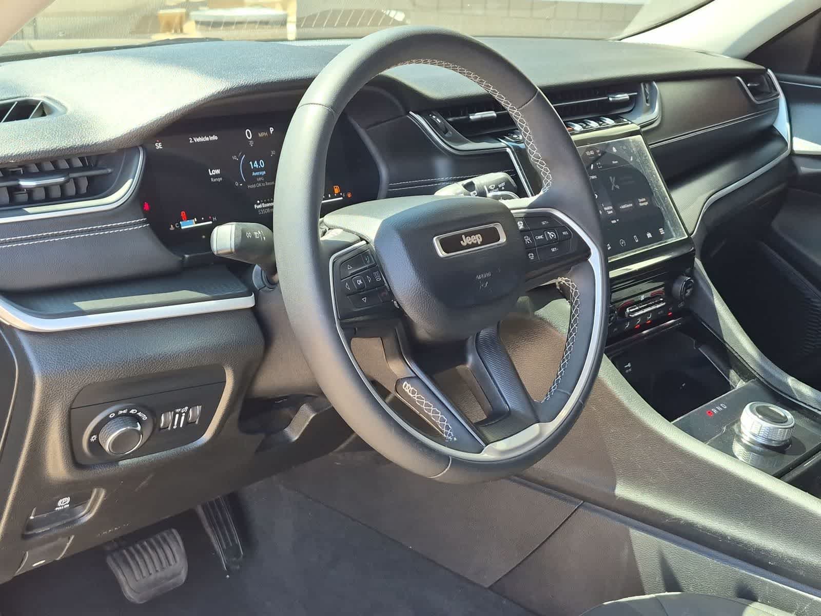 2023 Jeep Grand Cherokee Laredo