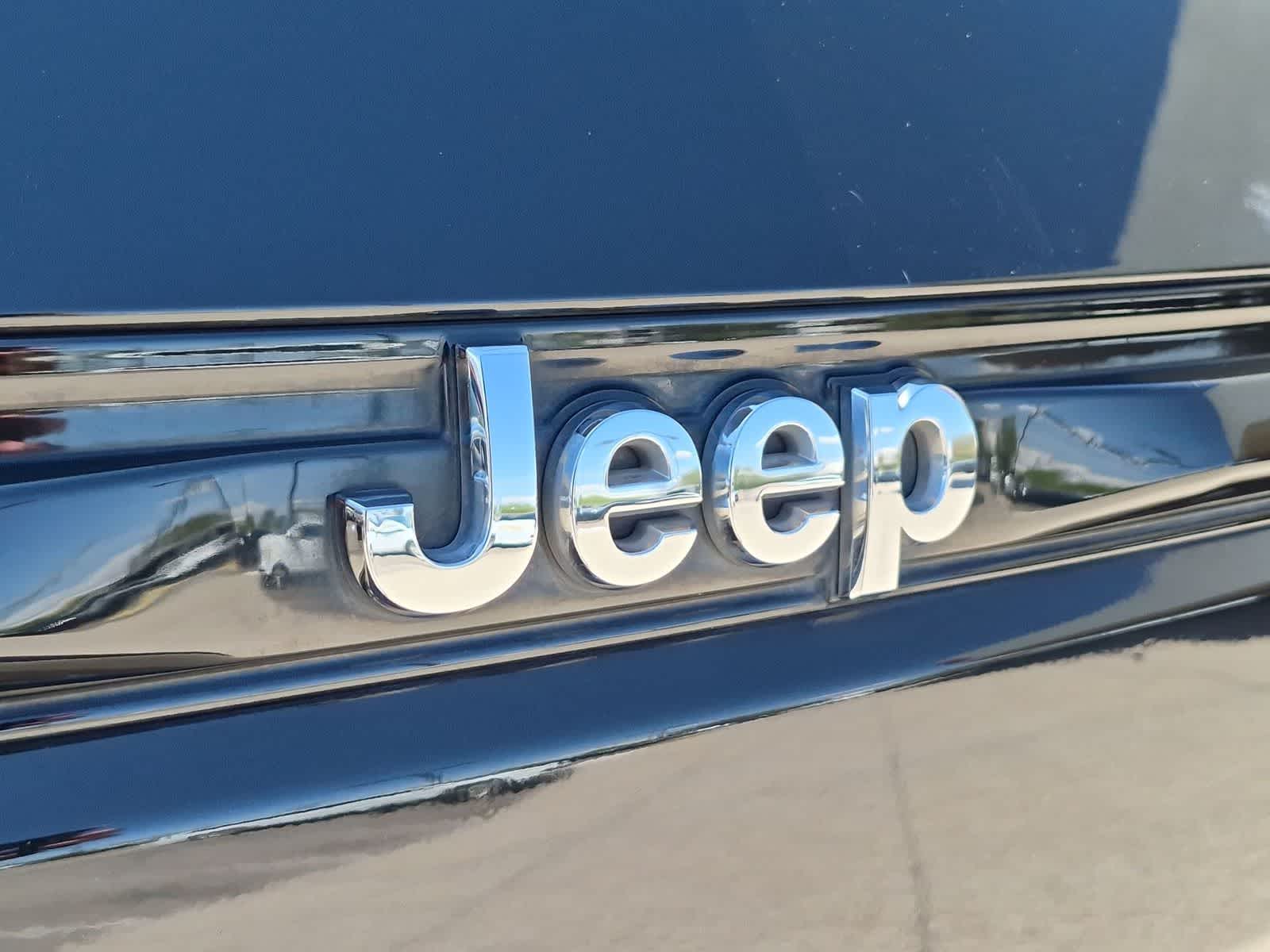 2023 Jeep Grand Cherokee Laredo