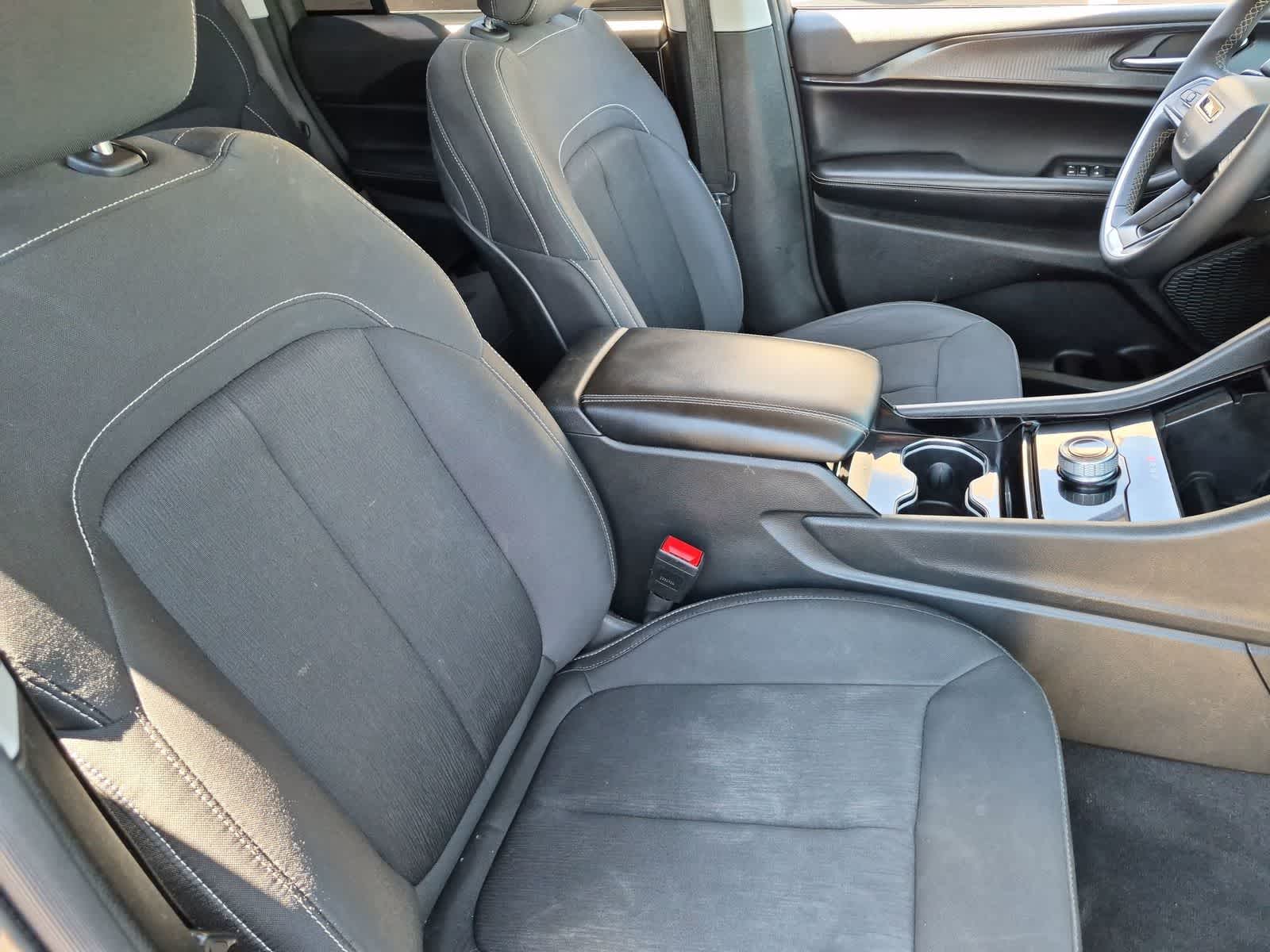2023 Jeep Grand Cherokee Laredo