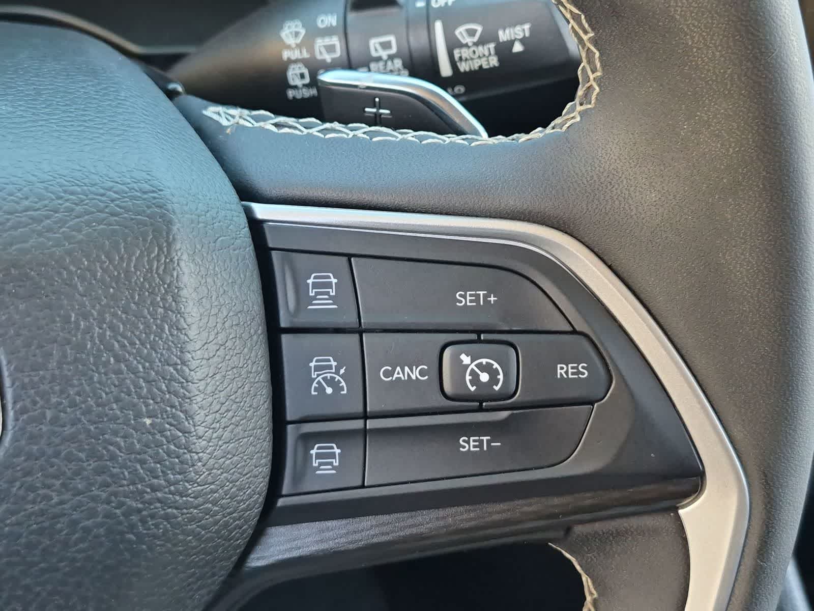 2023 Jeep Grand Cherokee Laredo