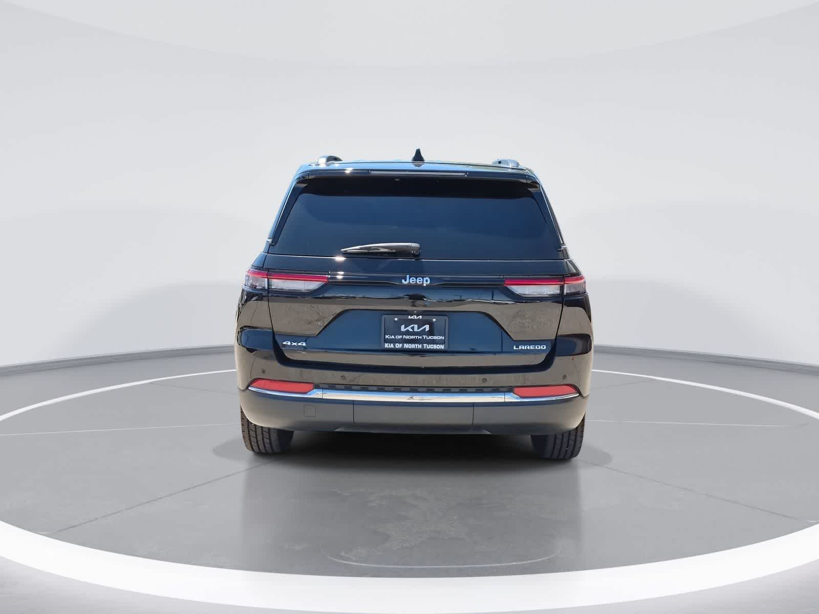 2023 Jeep Grand Cherokee Laredo