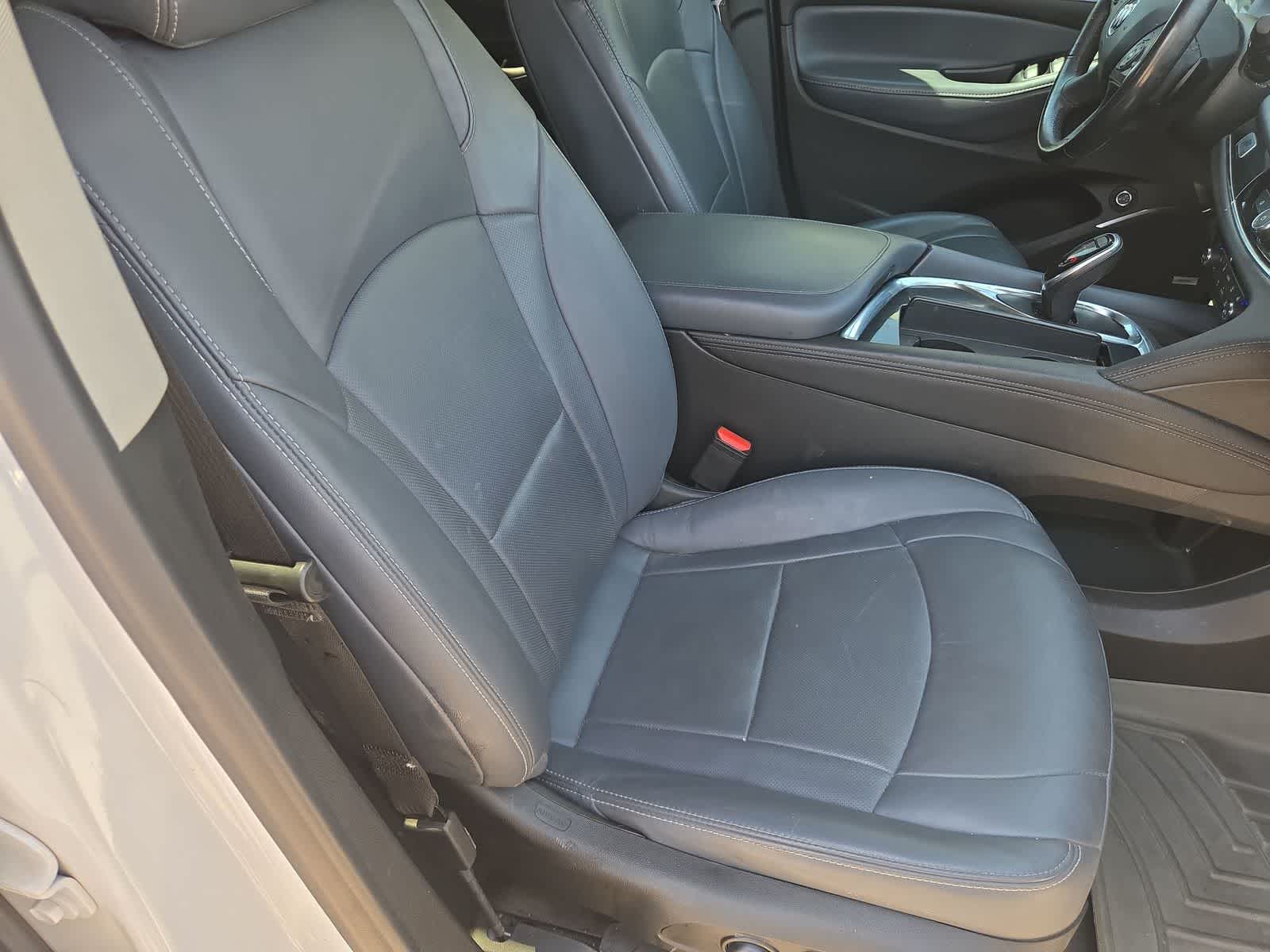 2021 Buick Enclave Essence