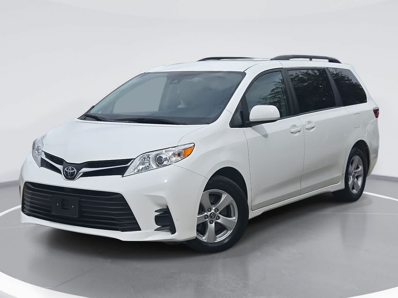 2018 Toyota Sienna LE