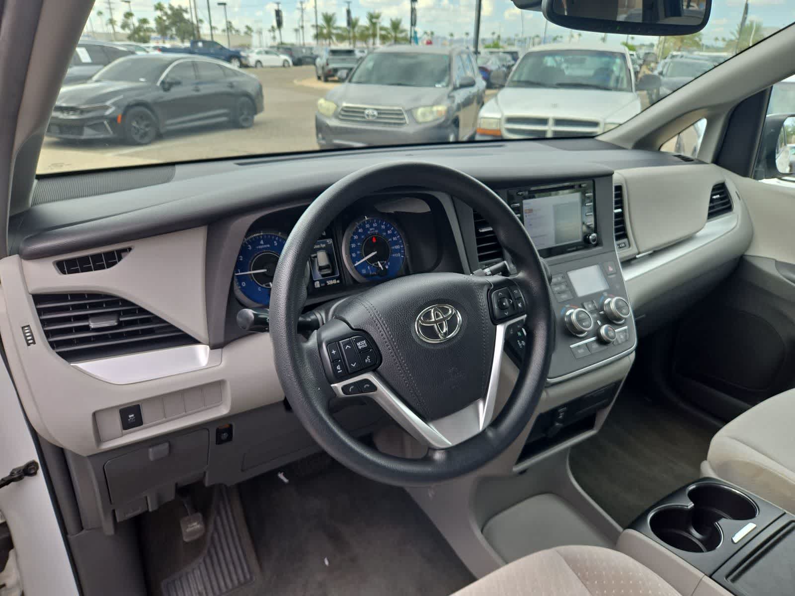 2018 Toyota Sienna LE