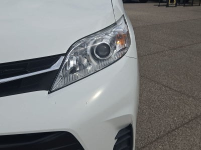 2018 Toyota Sienna LE