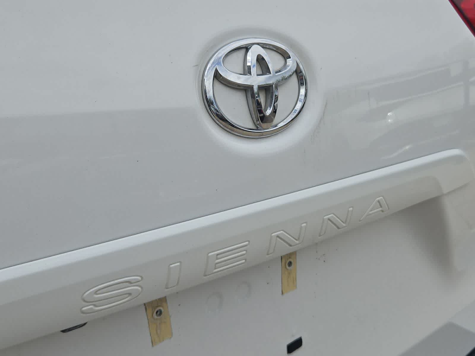 2018 Toyota Sienna LE