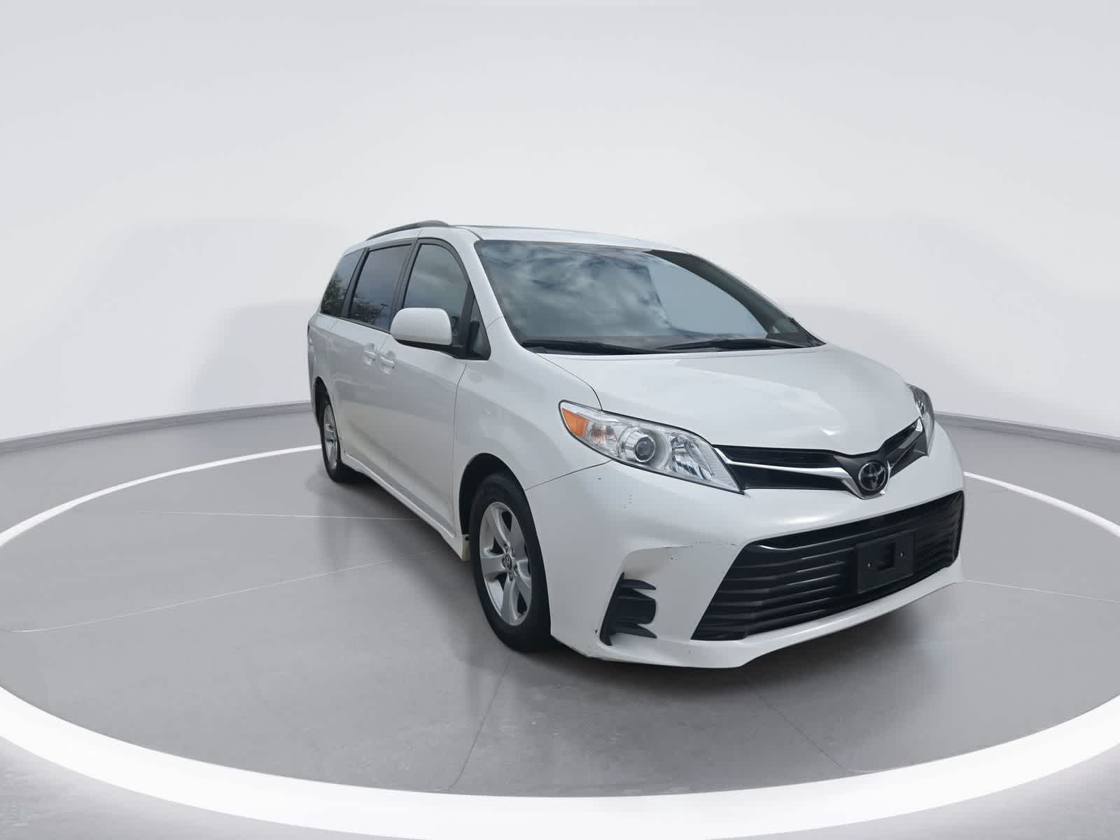 2018 Toyota Sienna LE
