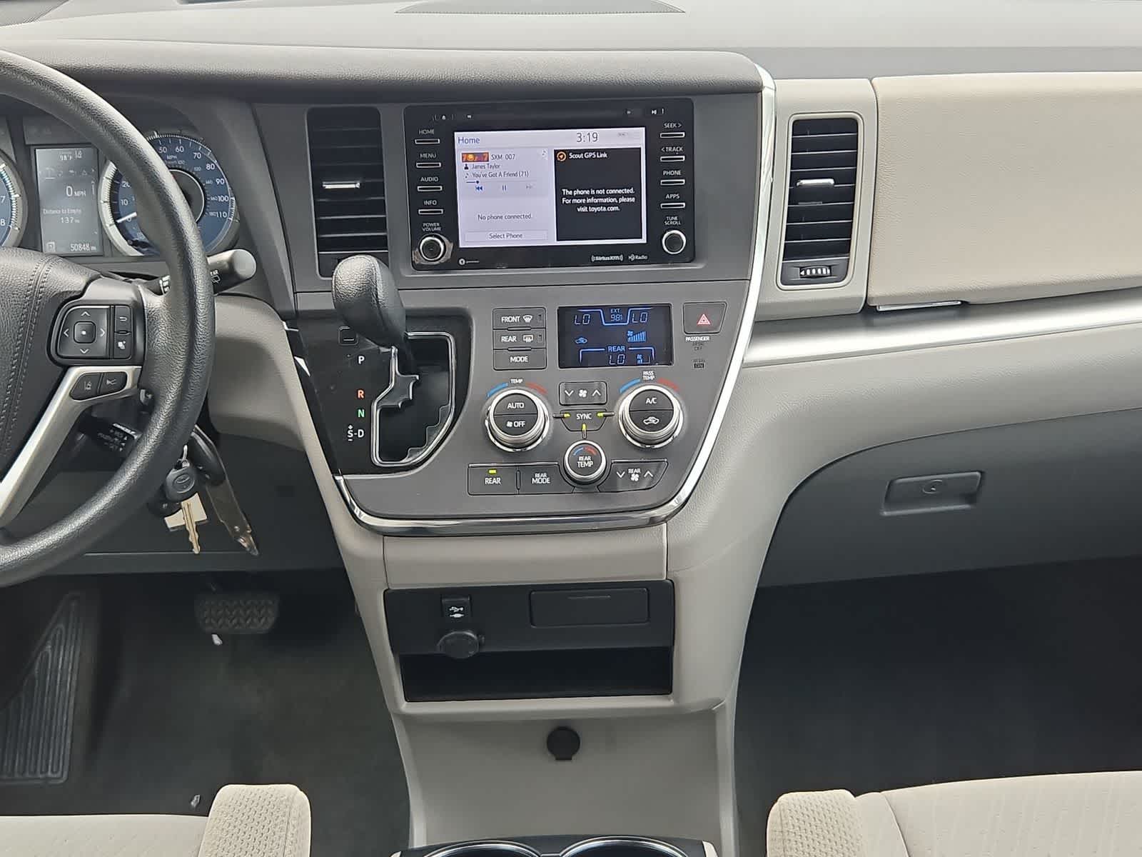 2018 Toyota Sienna LE