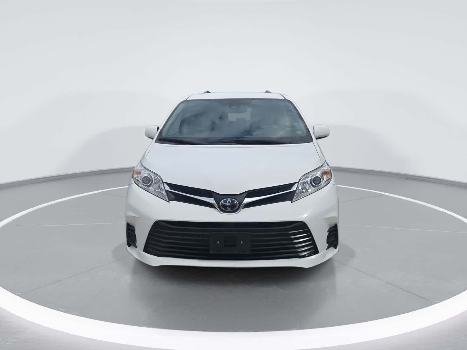 2018 Toyota Sienna LE