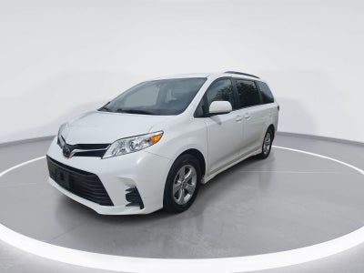 2018 Toyota Sienna LE