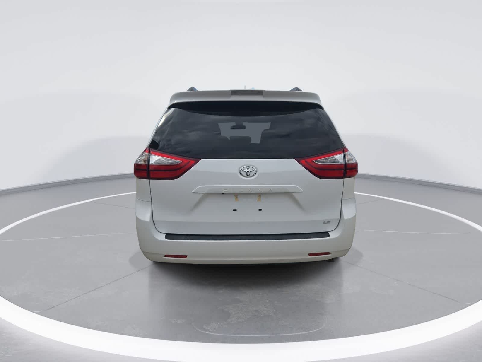 2018 Toyota Sienna LE