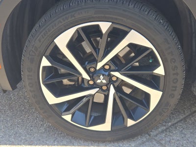 2022 Mitsubishi Outlander Base