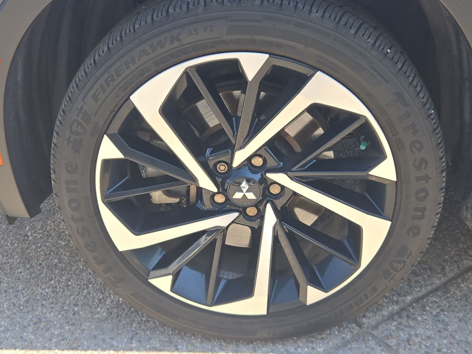 2022 Mitsubishi Outlander Base