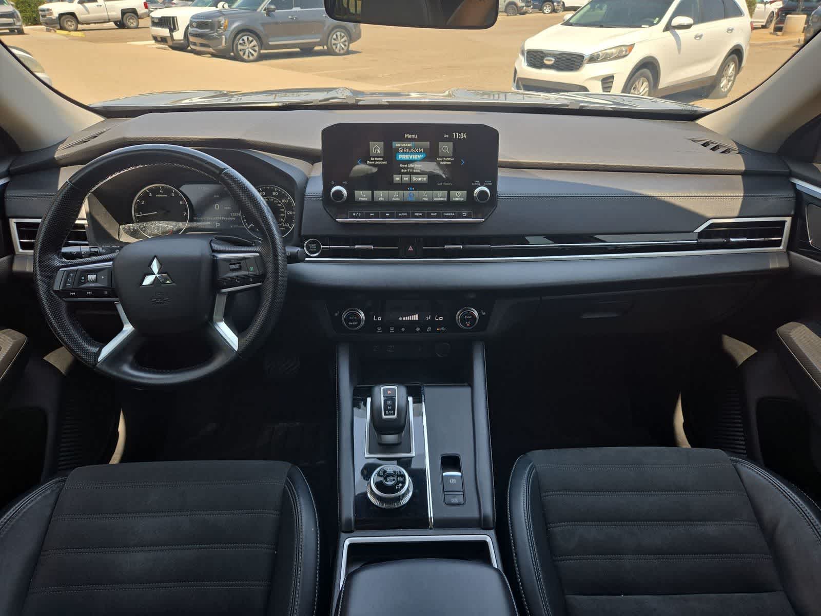 2022 Mitsubishi Outlander Base