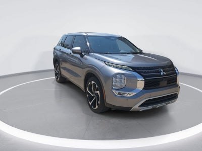 2022 Mitsubishi Outlander Base