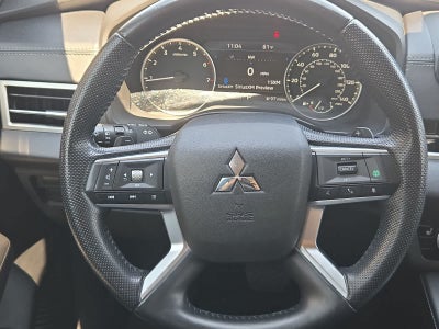 2022 Mitsubishi Outlander Base