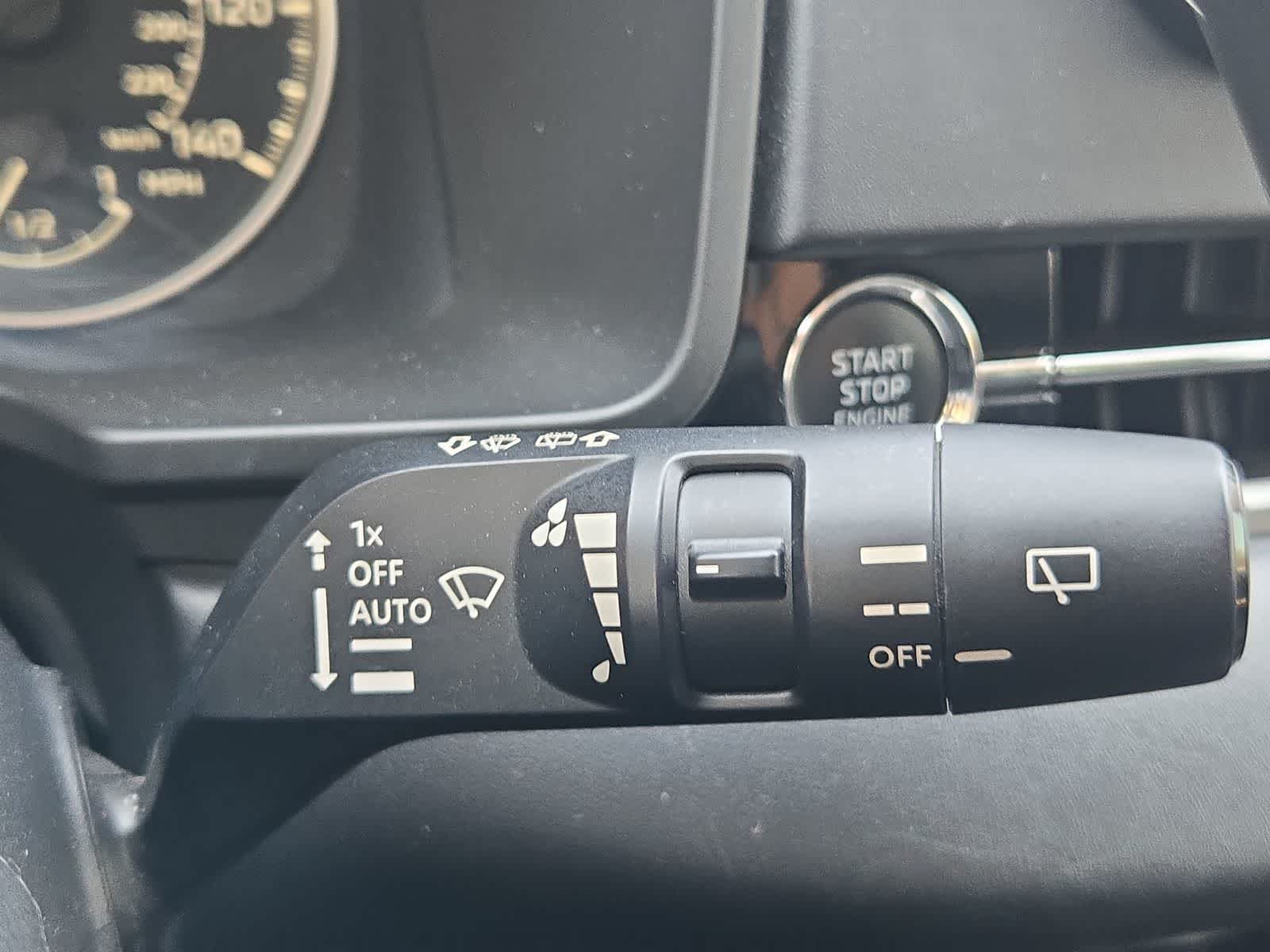 2022 Mitsubishi Outlander Base