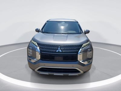 2022 Mitsubishi Outlander Base