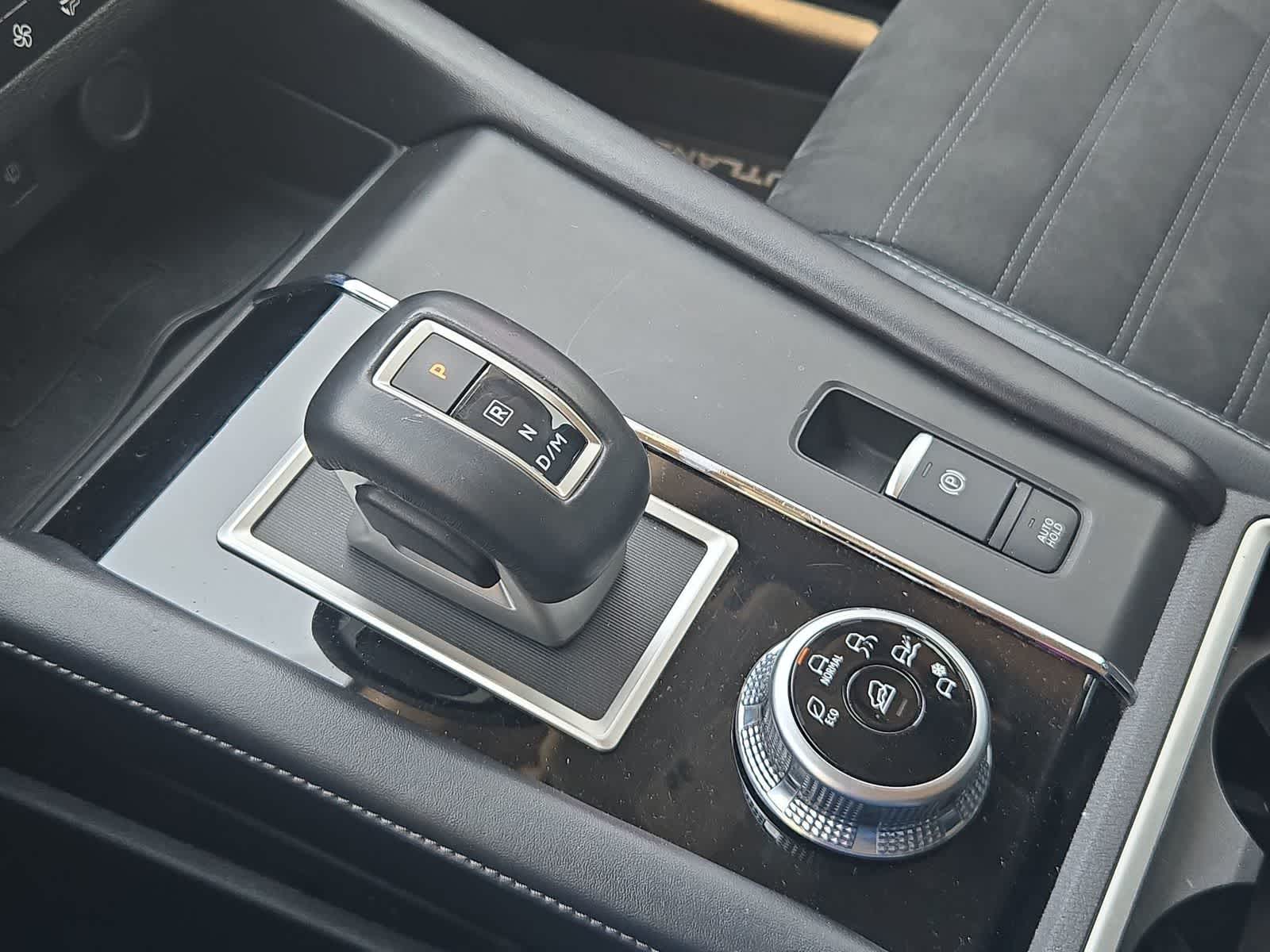 2022 Mitsubishi Outlander Base
