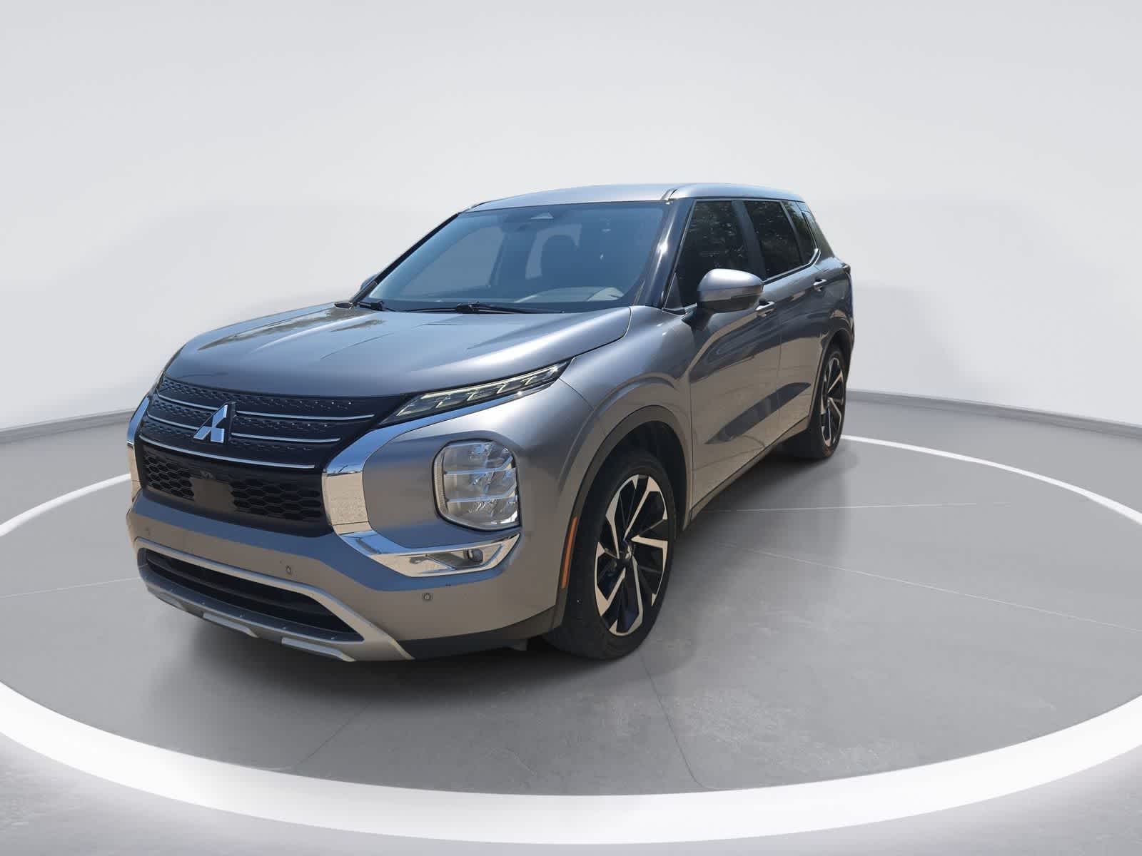 2022 Mitsubishi Outlander Base