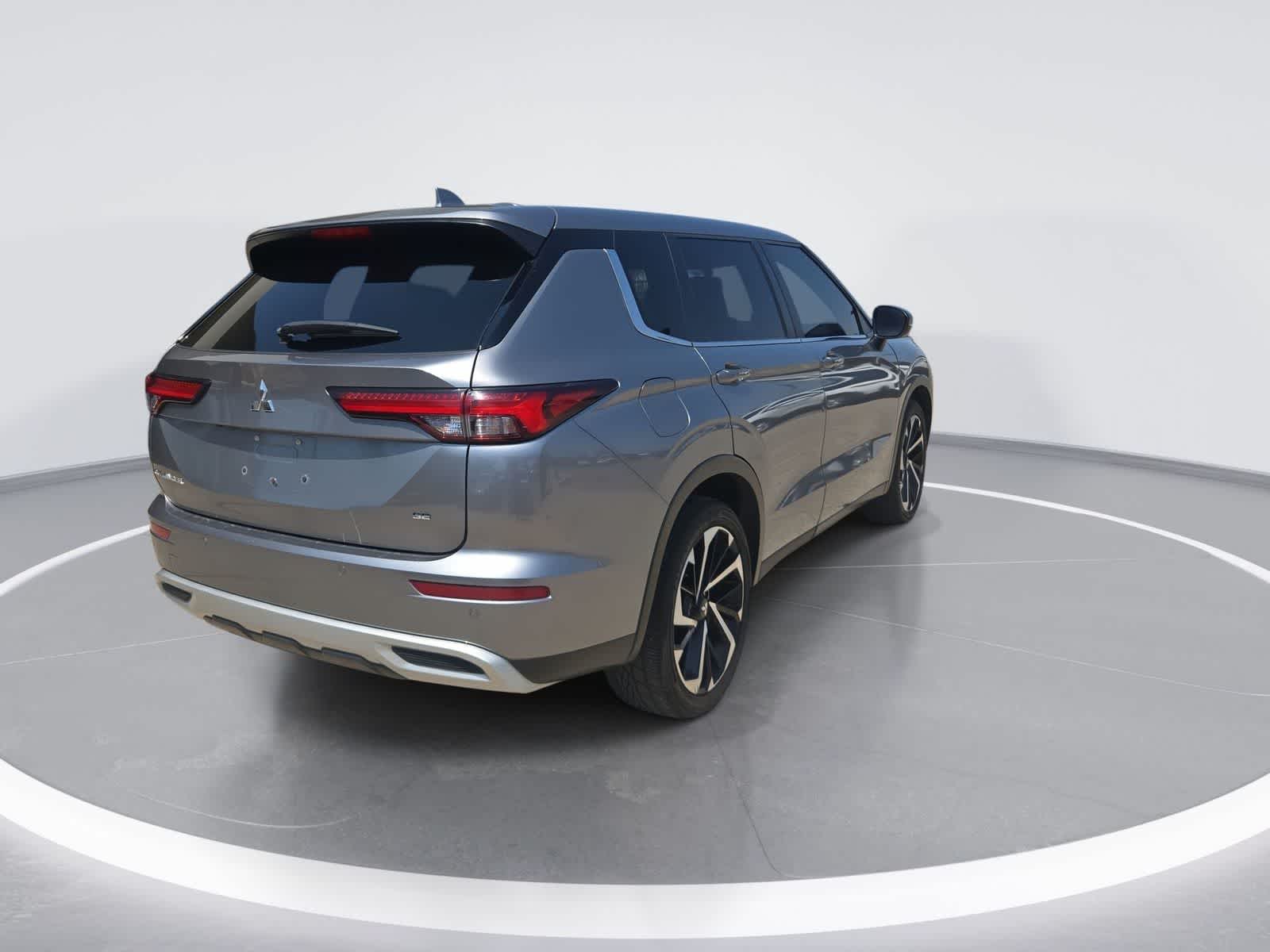2022 Mitsubishi Outlander Base