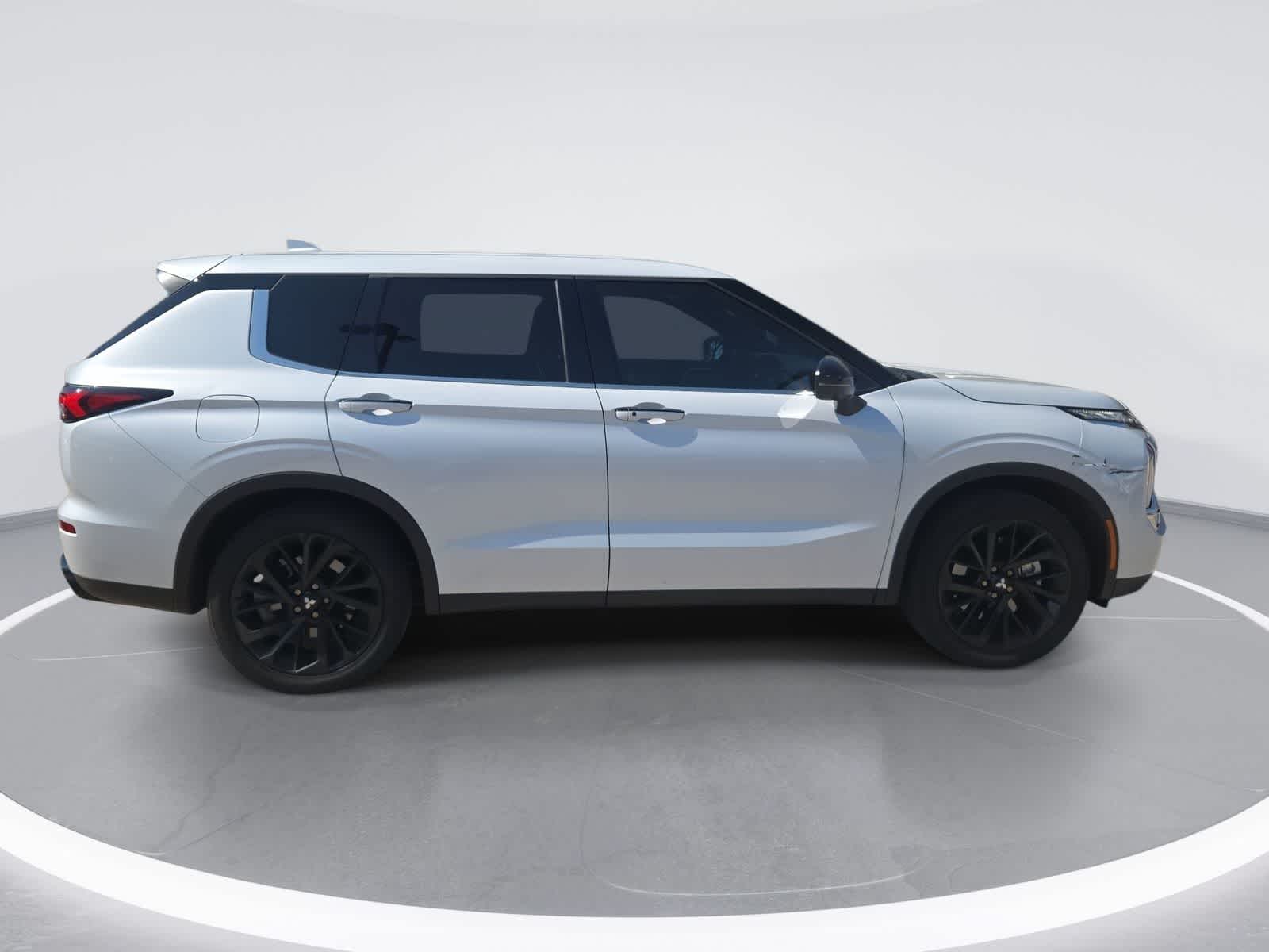 2024 Mitsubishi Outlander SE Black Edition