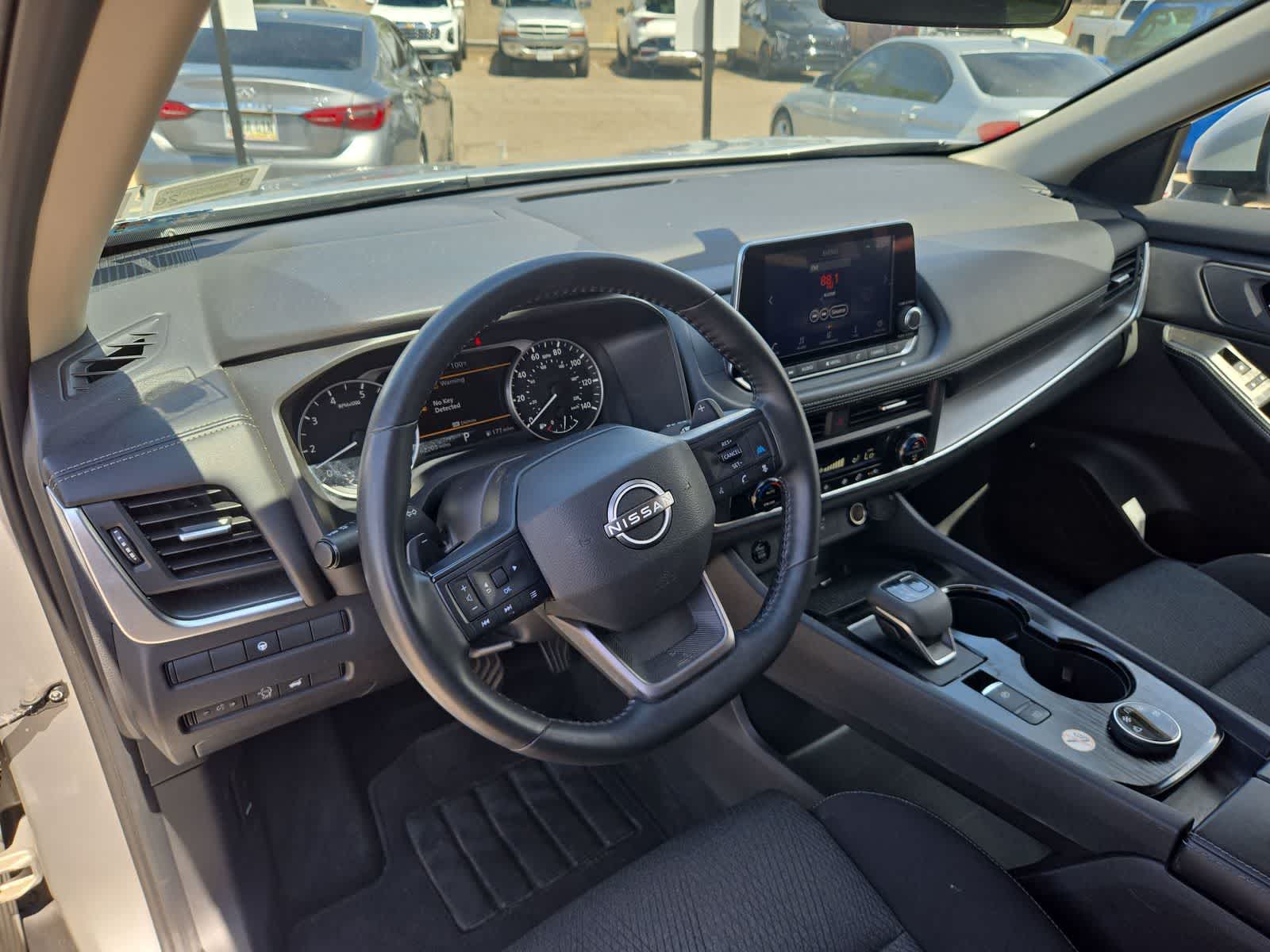2025 Nissan Rogue SV