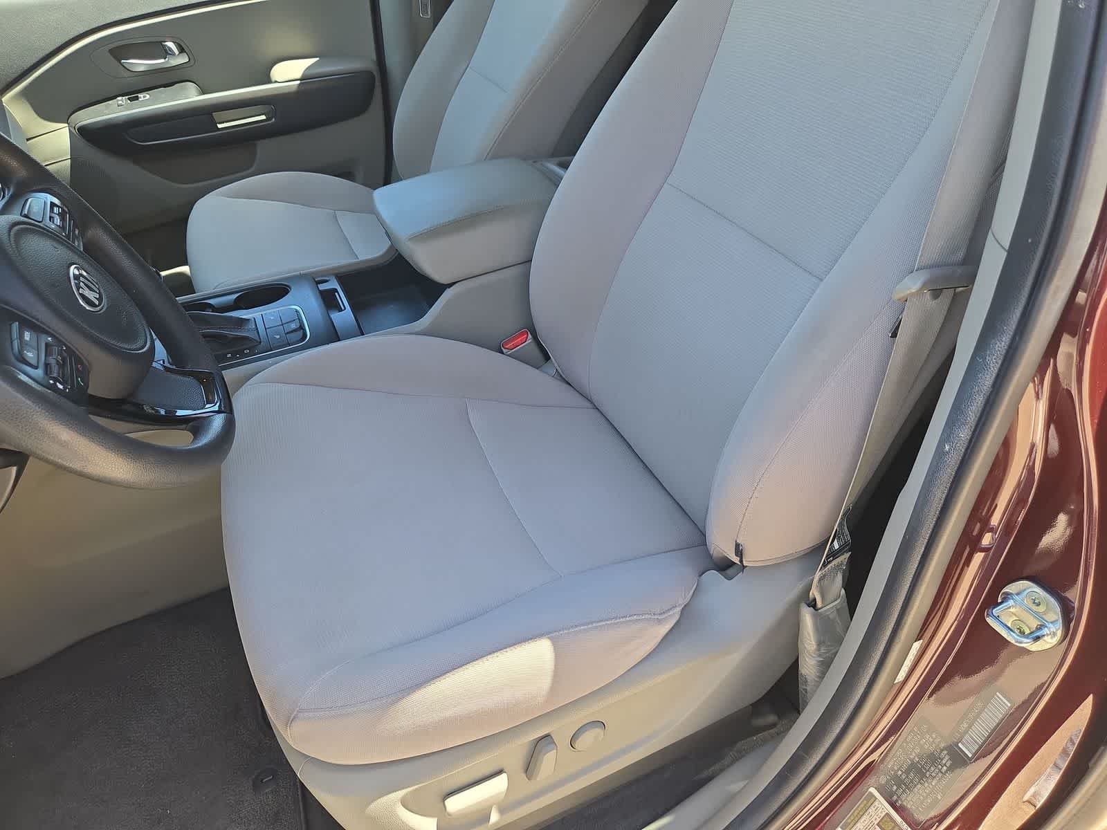 2015 Kia Sedona LX