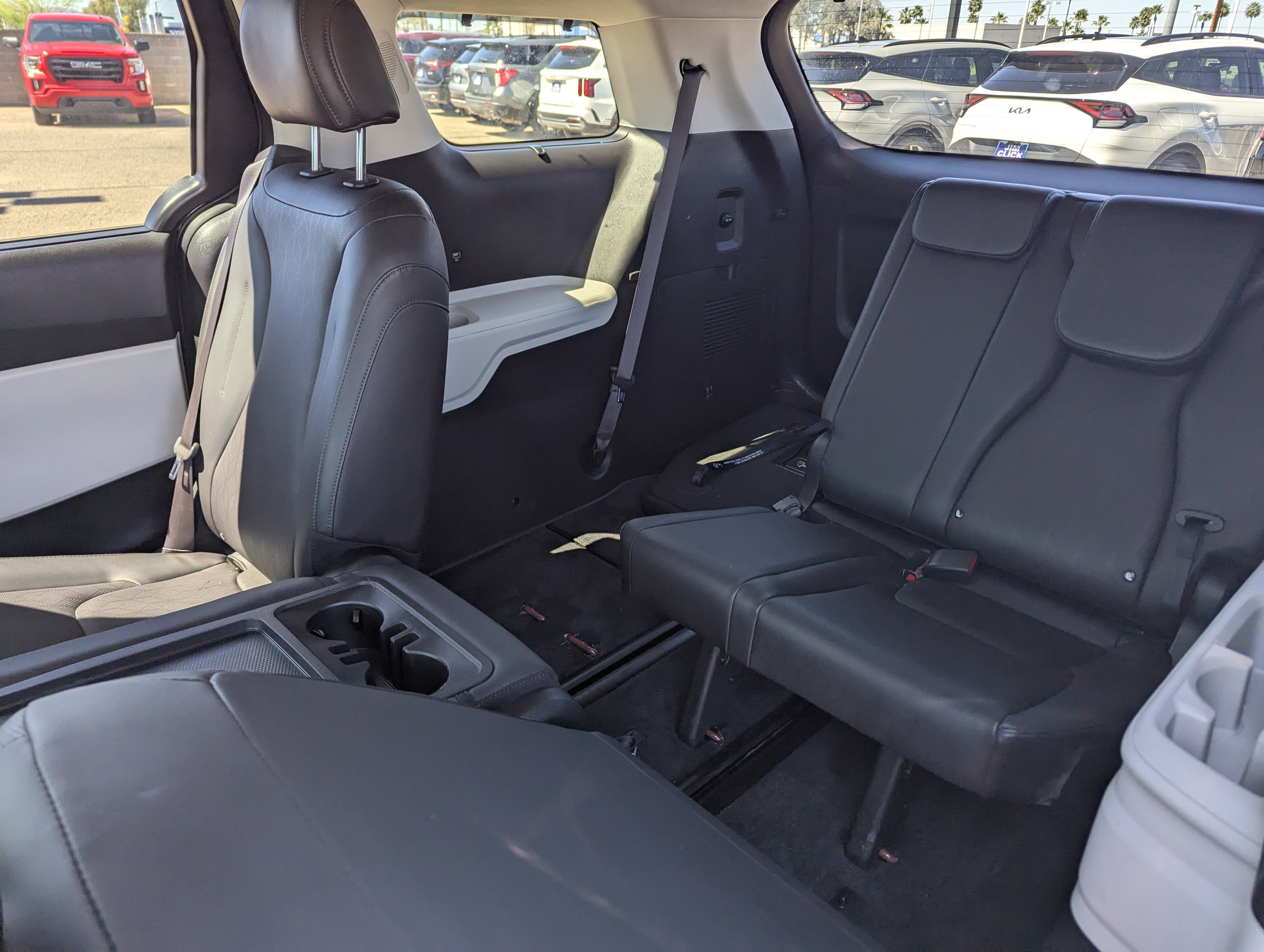 2024 Kia Carnival EX